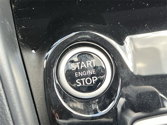 Vehicle image 27 of 28