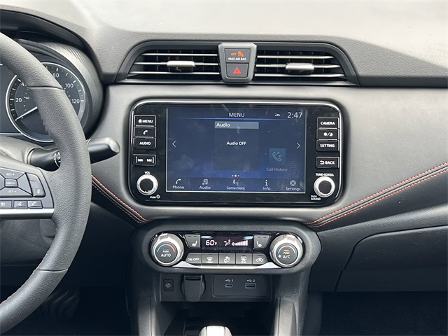 Vehicle image 14 of 28