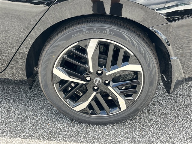 Vehicle image 10 of 30