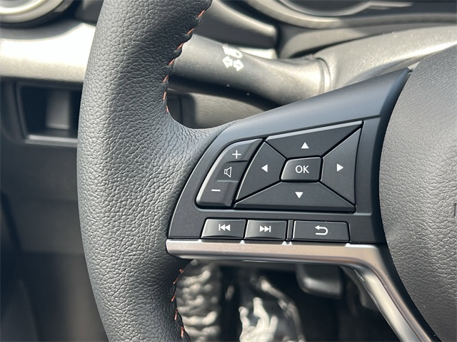 Vehicle image 19 of 30