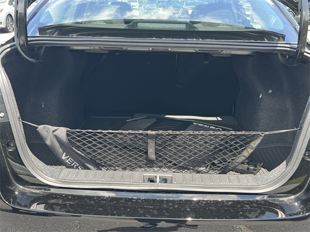 Vehicle image 11 of 30