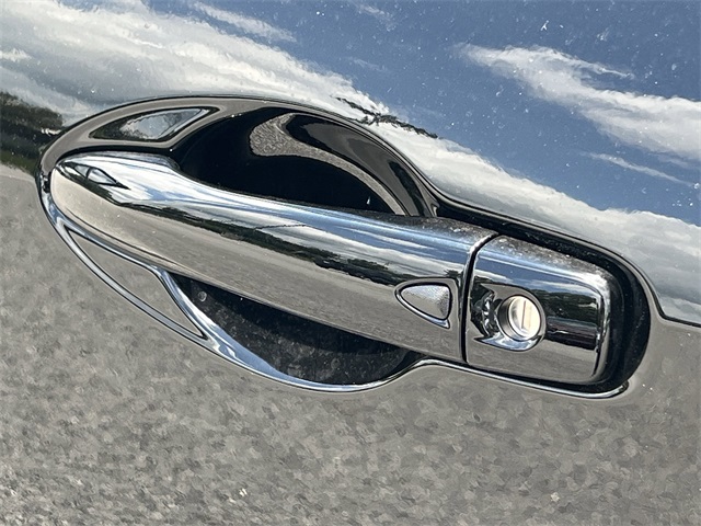 Vehicle image 4 of 30