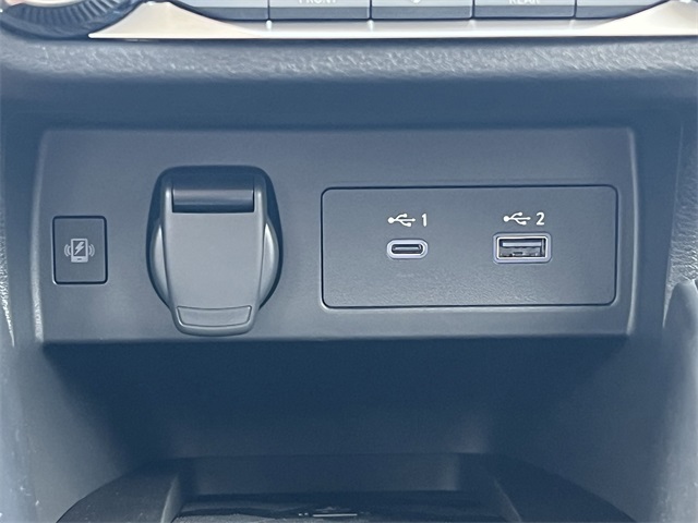 Vehicle image 26 of 30