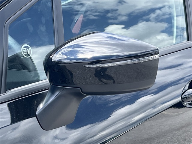 Vehicle image 24 of 30
