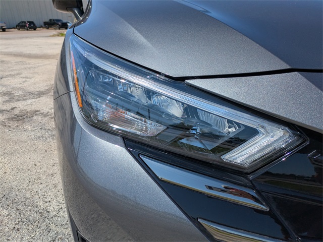 2025 Nissan Versa SR Image 19 of 27