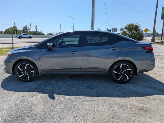 2025 Nissan Versa SR Image 8 of 27