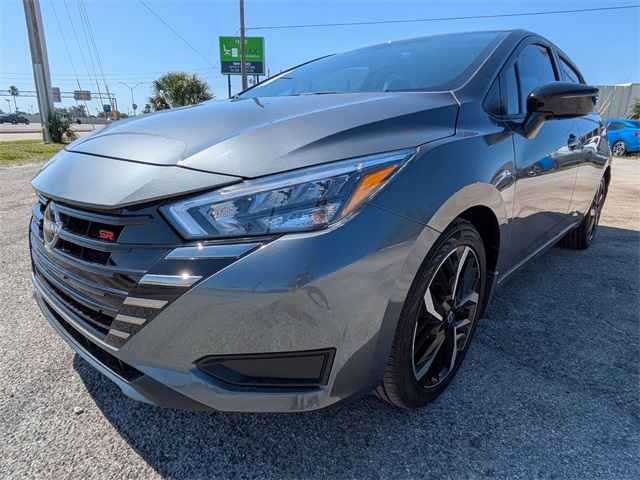 2025 Nissan Versa SR Image 1 of 27
