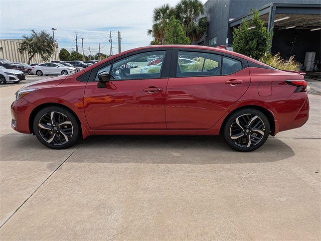 2025 Nissan Versa SR Image 9 of 27