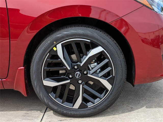 2025 Nissan Versa SR Image 10 of 27