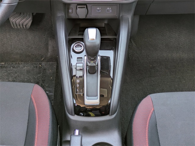 2025 Nissan Versa SR Image 18 of 27