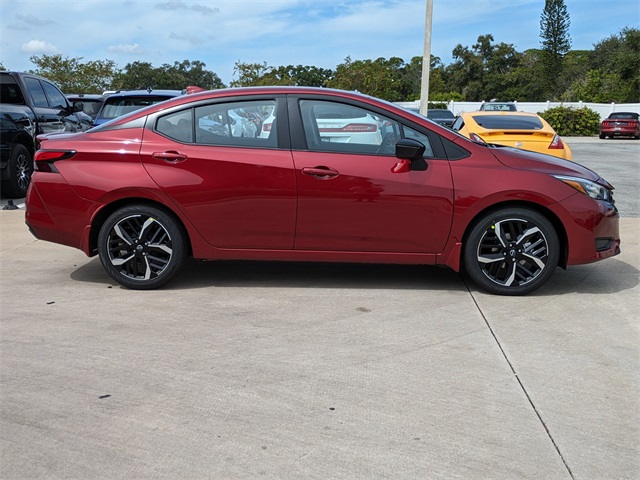 2025 Nissan Versa SR Image 5 of 27