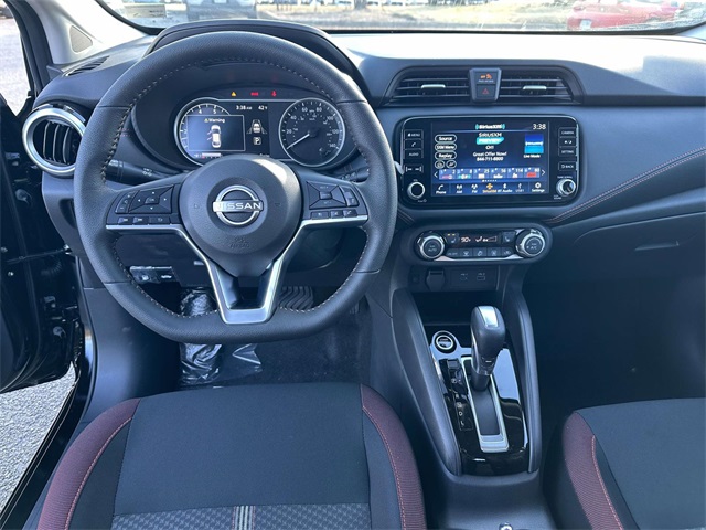 2025 Nissan Versa SR Image 14 of 25
