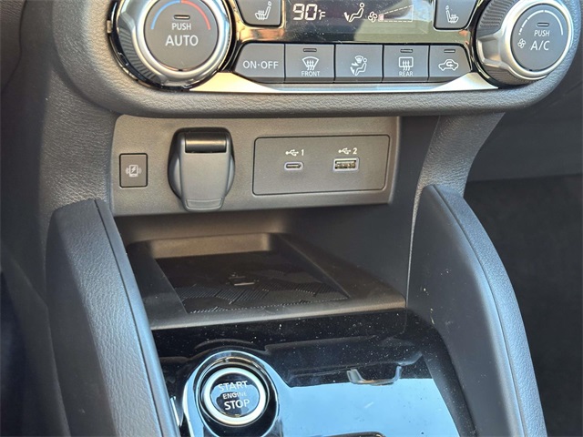 2025 Nissan Versa SR Image 25 of 25