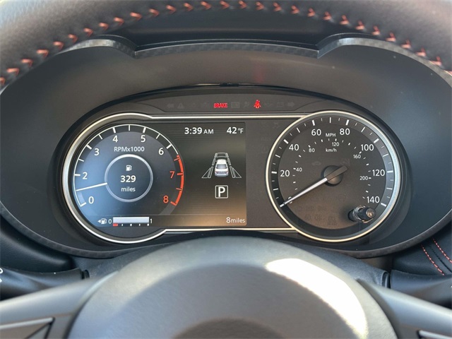 2025 Nissan Versa SR Image 16 of 25