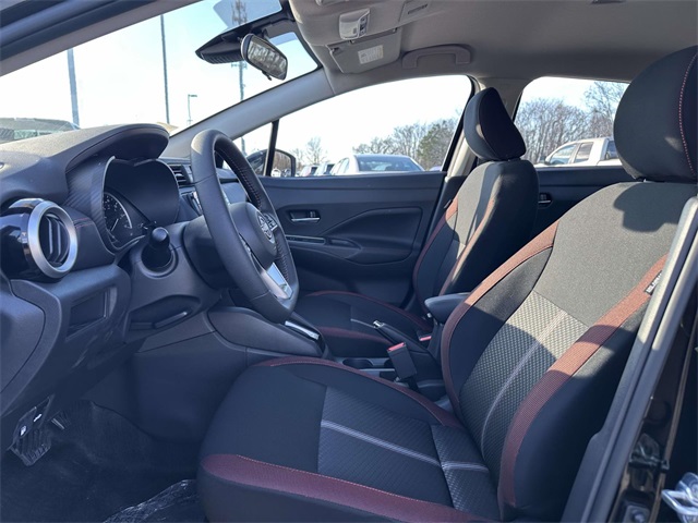 2025 Nissan Versa SR Image 11 of 25