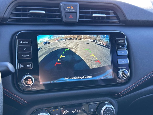 2025 Nissan Versa SR Image 17 of 25