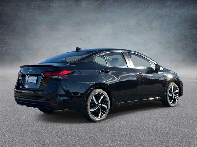 2025 Nissan Versa SR Image 4 of 25