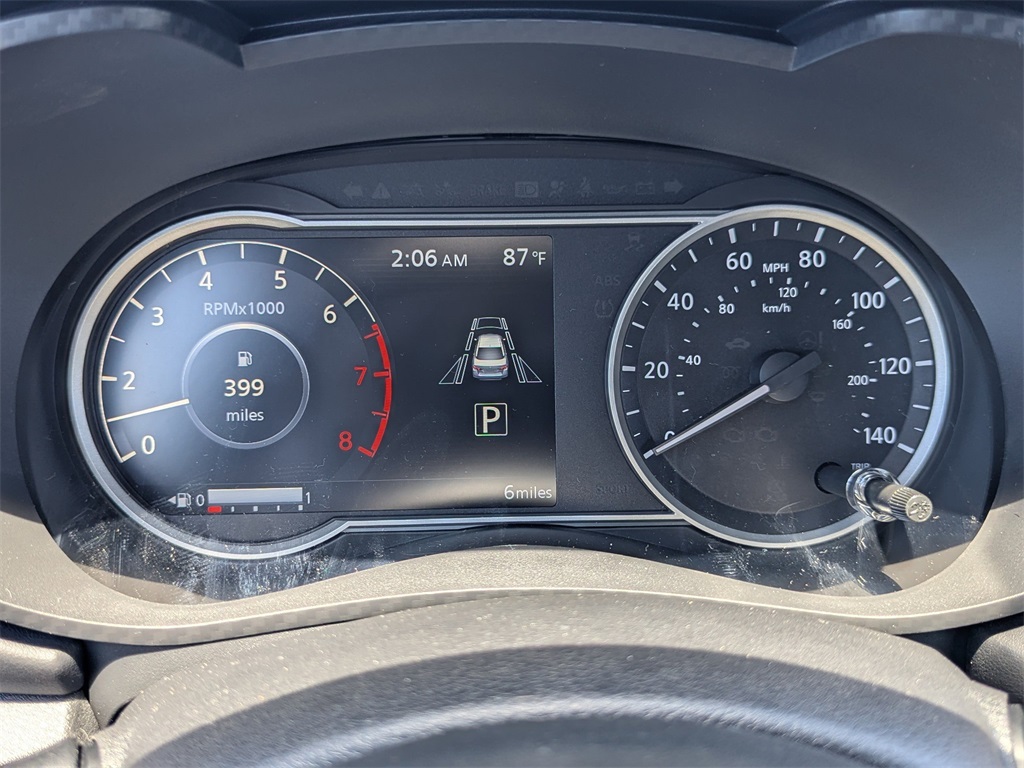 Vehicle image 18 of 23