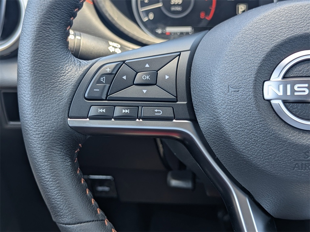Vehicle image 16 of 23
