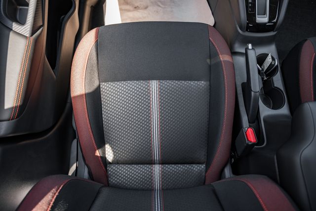 2025 Nissan Versa SR Image 11 of 38