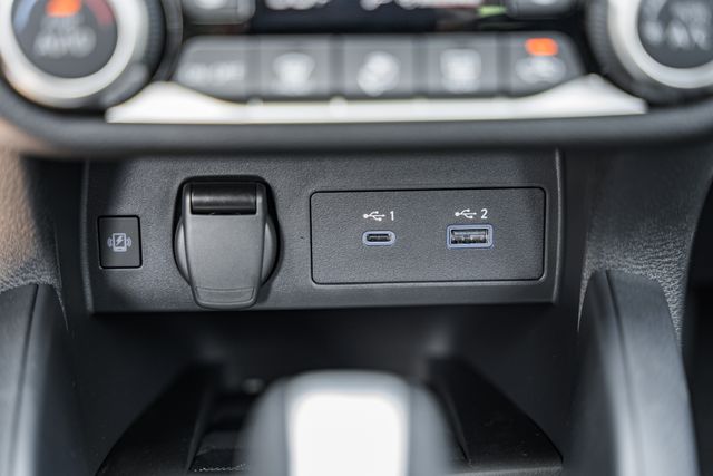 2025 Nissan Versa SR Image 38 of 38