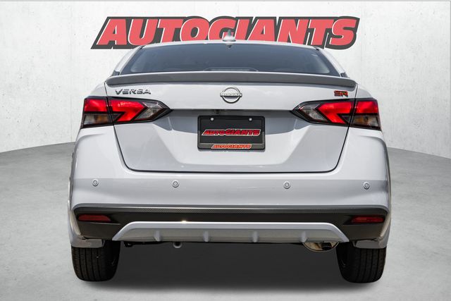 2025 Nissan Versa SR Image 5 of 38