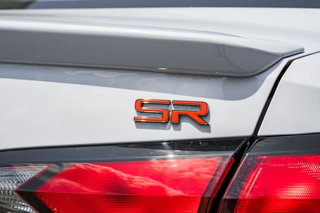 2025 Nissan Versa SR Image 18 of 38