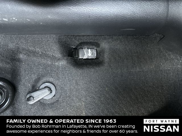 Vehicle image 19 of 36