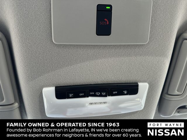 Vehicle image 32 of 36