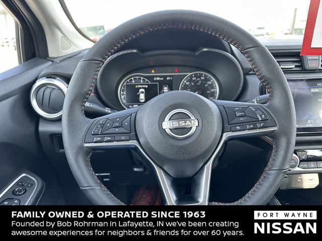 Vehicle image 23 of 36