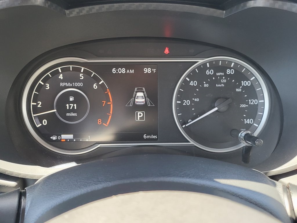 Vehicle image 21 of 25