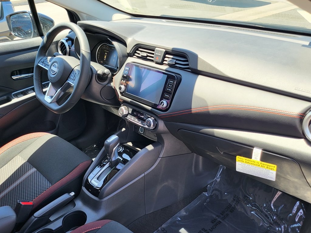 Vehicle image 11 of 25