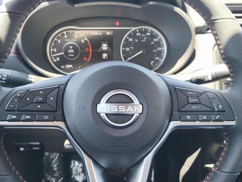 Vehicle image 18 of 25
