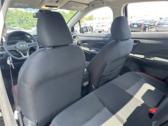 Vehicle image 9 of 32