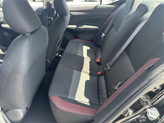 Vehicle image 7 of 32