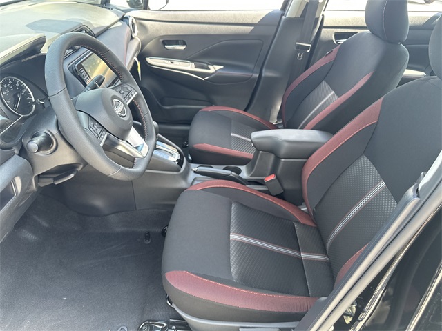 Vehicle image 8 of 32