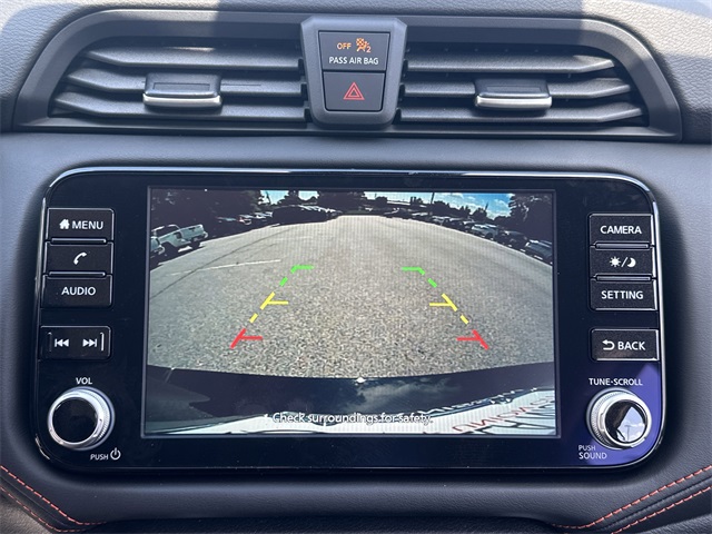 Vehicle image 13 of 32