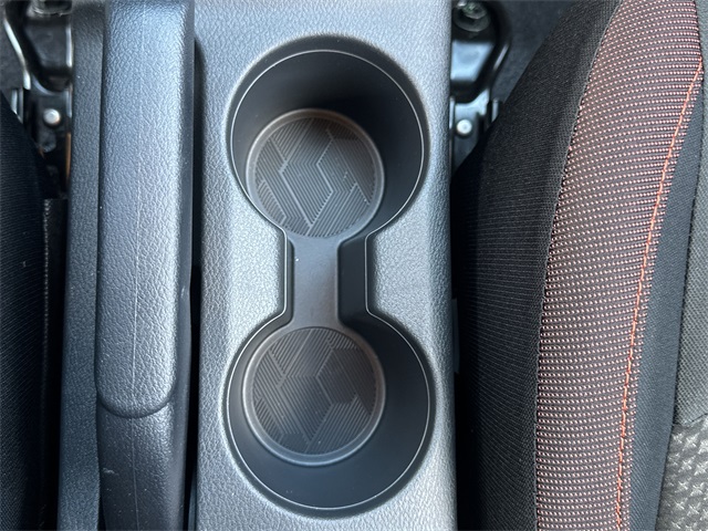 Vehicle image 18 of 32