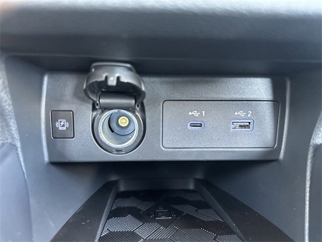 Vehicle image 26 of 32