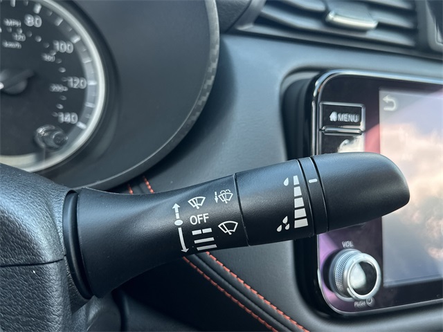 Vehicle image 25 of 32