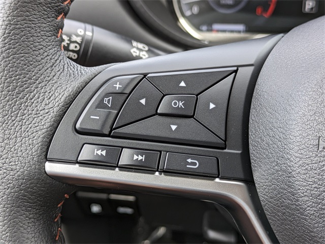 2025 Nissan Versa SR Image 21 of 29