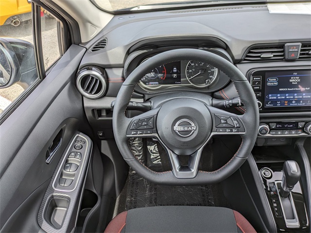 2025 Nissan Versa SR Image 13 of 29