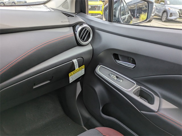 2025 Nissan Versa SR Image 14 of 29