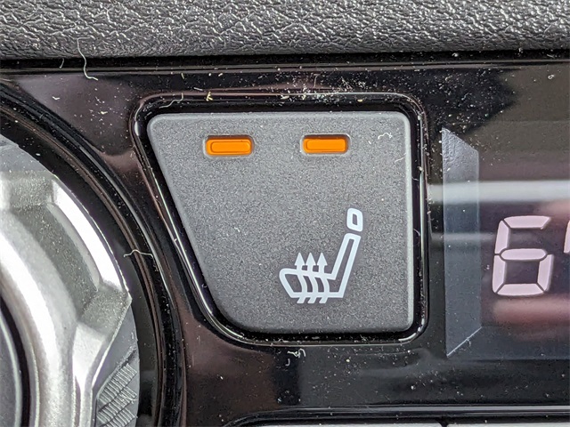 2025 Nissan Versa SR Image 28 of 29