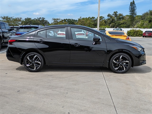 2025 Nissan Versa SR Image 5 of 29