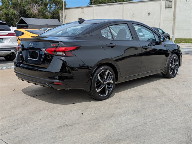 2025 Nissan Versa SR Image 6 of 29