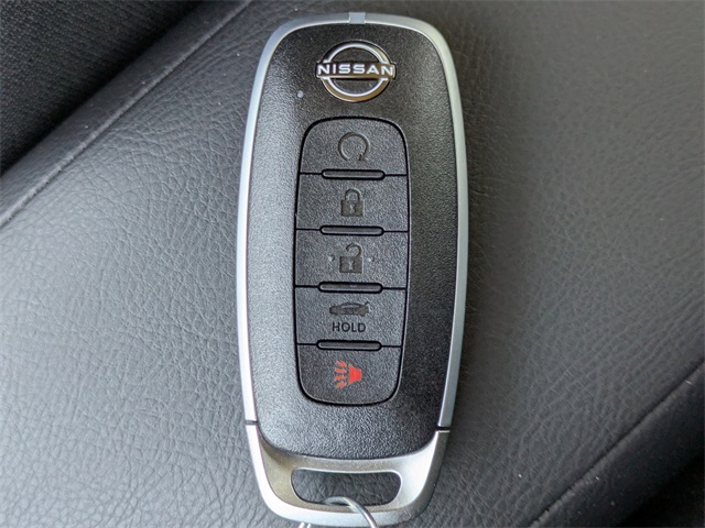 2025 Nissan Versa SR Image 20 of 27