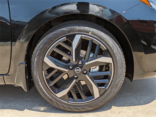 2025 Nissan Versa SR Image 9 of 27