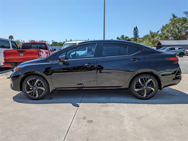 2025 Nissan Versa SR Image 8 of 27