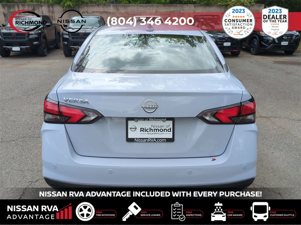 Vehicle image 8 of 27